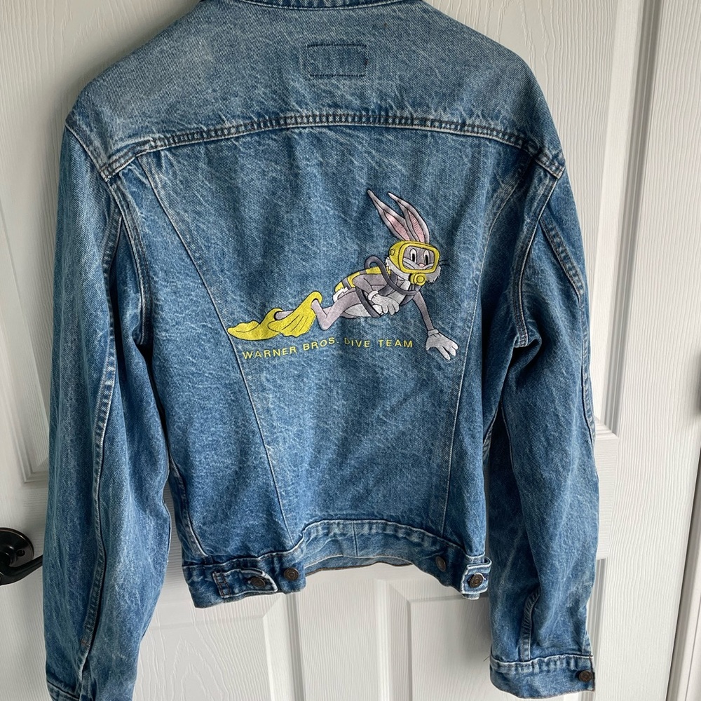 Levi’s VINTAGE Bugs Bunny “Warner Bros Dive Team” Denim Jacket EUC